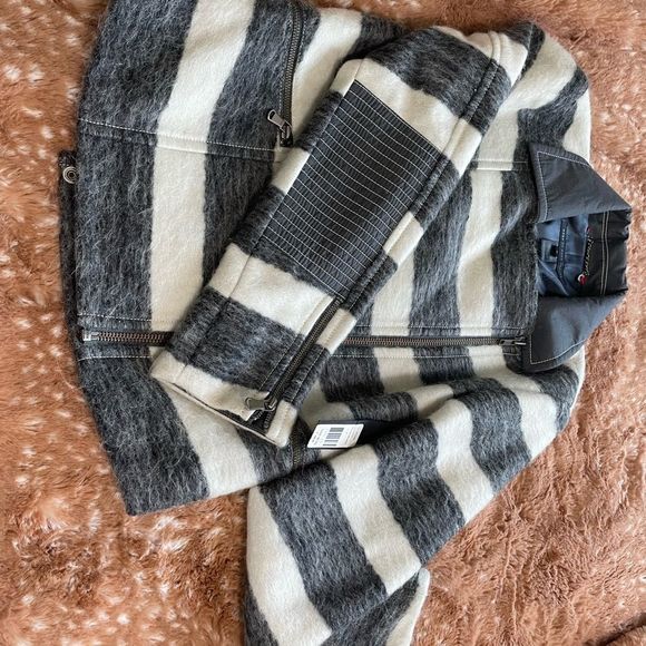 Marc by Marc Jacobs - Asymmetrical, Grey and White Striped Wool Moto Jacket - Picture 10 of 16